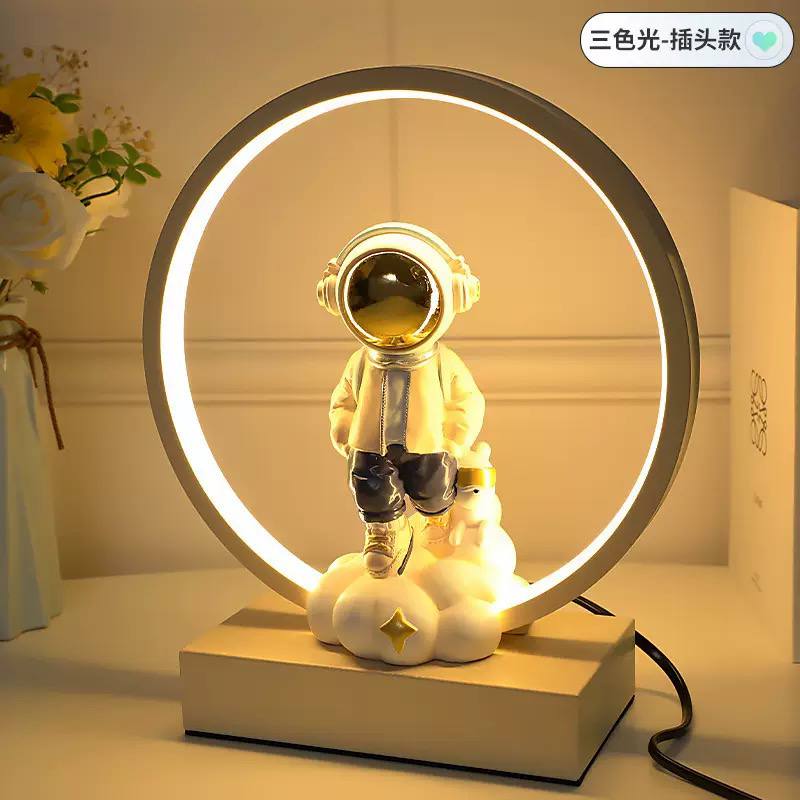 أنتيكة فضاء 3×1 – تصميم رائد فضاء مضيء مع رينج لايت بلون بيبي بلو | ارتفاع 20 سم